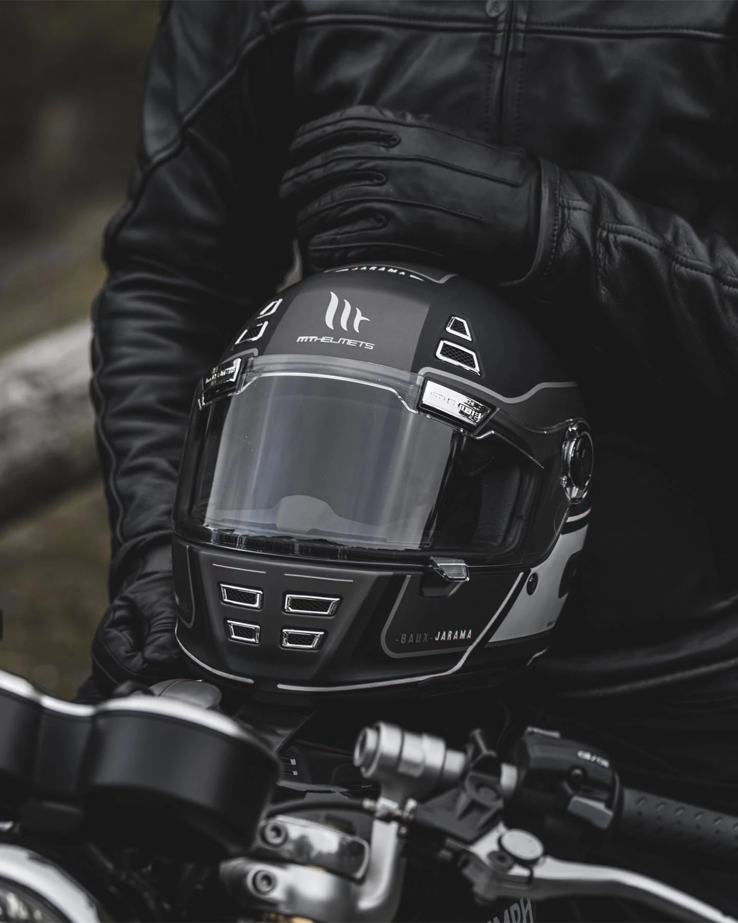 MT Helmets Jarama Full Face Motorcycle Helmet – DOT + ECE + CCC Certified, ABS Shell, Clear Visor