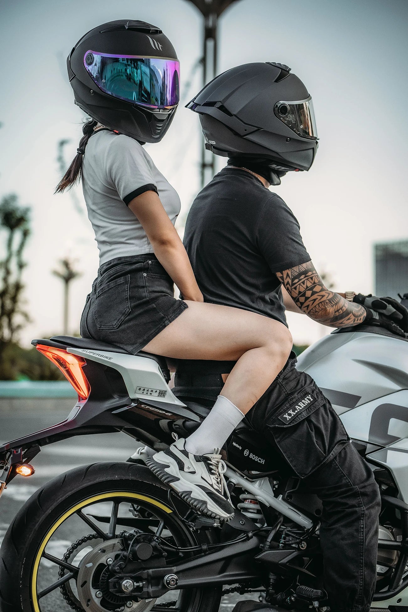 MT Thunder 4 SV Full Face Motorcycle Helmet